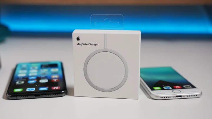 Apple MagSafe 15W Wireless Charger – Fast Magnetic Charging Pad for iPhone - Image 2